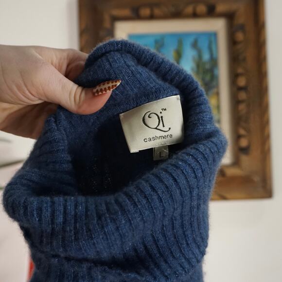 Qi Cashmere blue ribbed 100% cashmere turtleneck sweater - Picture 6 of 6